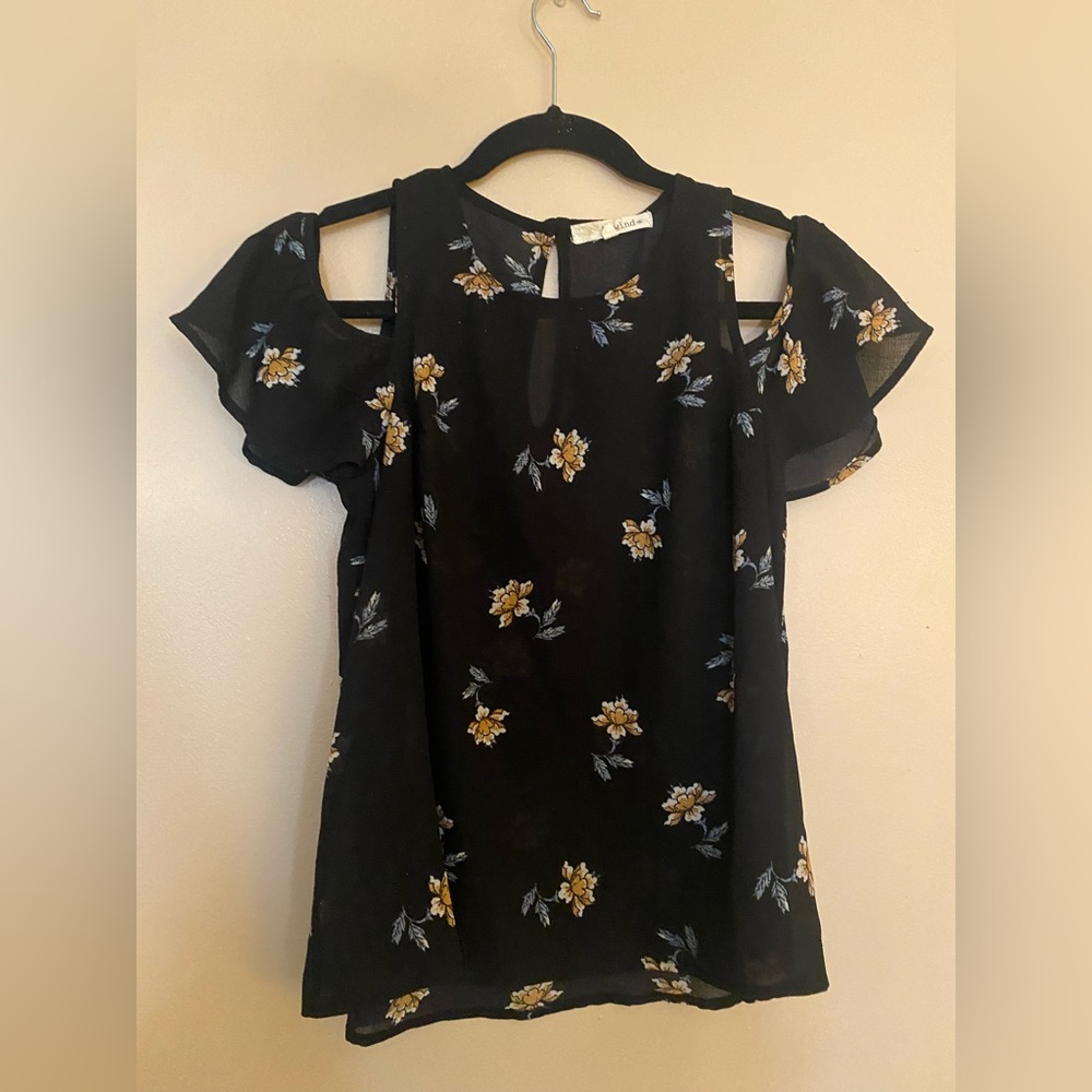Flowy, sheer, over the shoulder flower top. Brand: Rewind. Size: small.